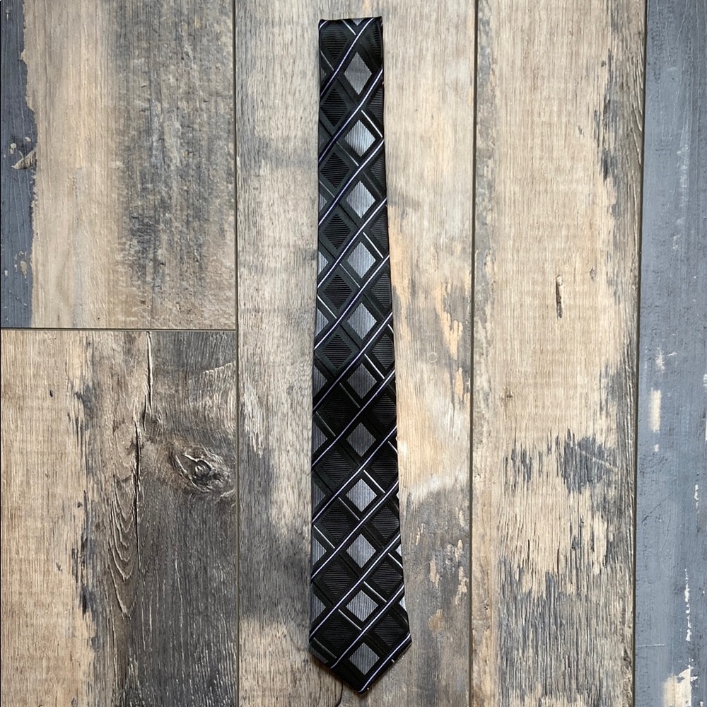Adrienne Vittadini Mens Silk Necktie Formal Business Dress Neck tie Gray Black